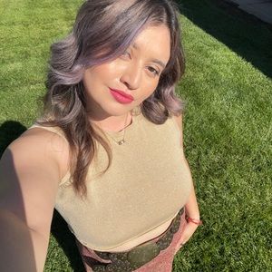 Meet your Posher, Elizabeth